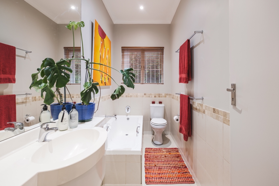 To Let 2 Bedroom Property for Rent in Green Point Western Cape